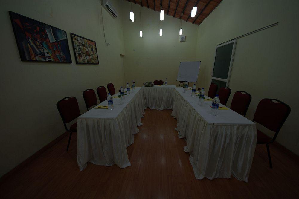 Hm Suites & Studios Bangalore Eksteriør billede