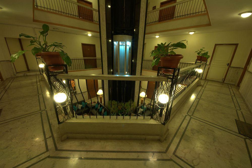 Hm Suites & Studios Bangalore Eksteriør billede